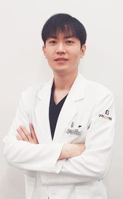 이상우 원장 · 신경과 전문의